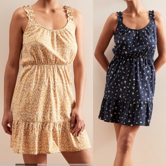 ❤️Sale Banana Republic Ruffle Fit and Flare Dress in Navy - Picture 2 of 9